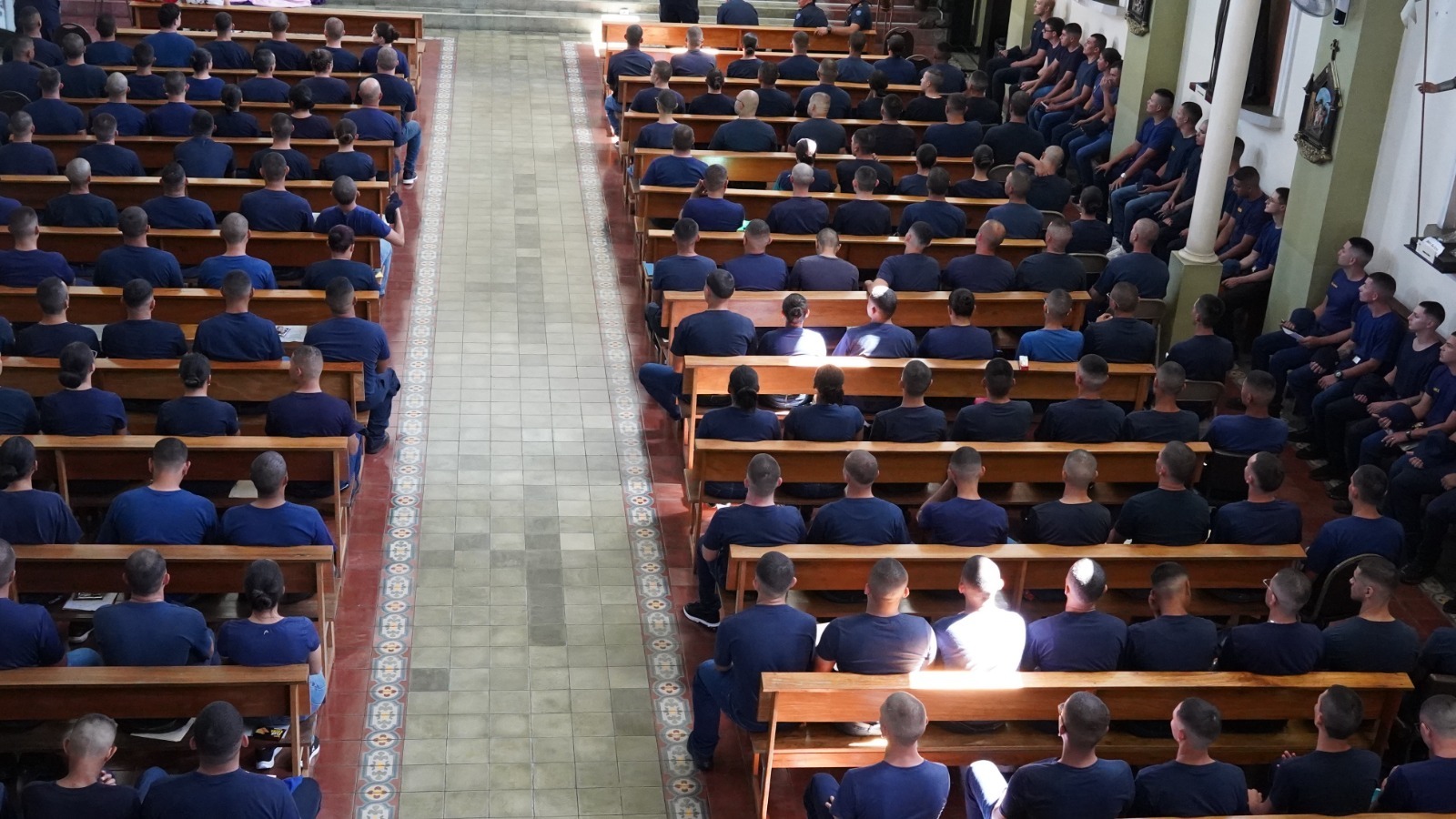 Más de 900 Oficiales de Policía se Gradúan de la Academia Nacional de ...