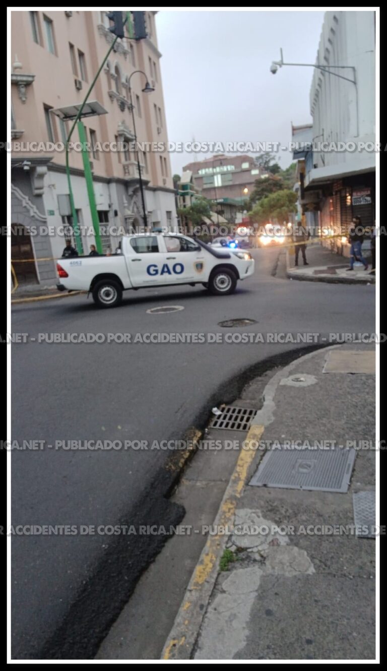 Pareja fue atacada por motociclistas al salir de parqueo en el centro ...